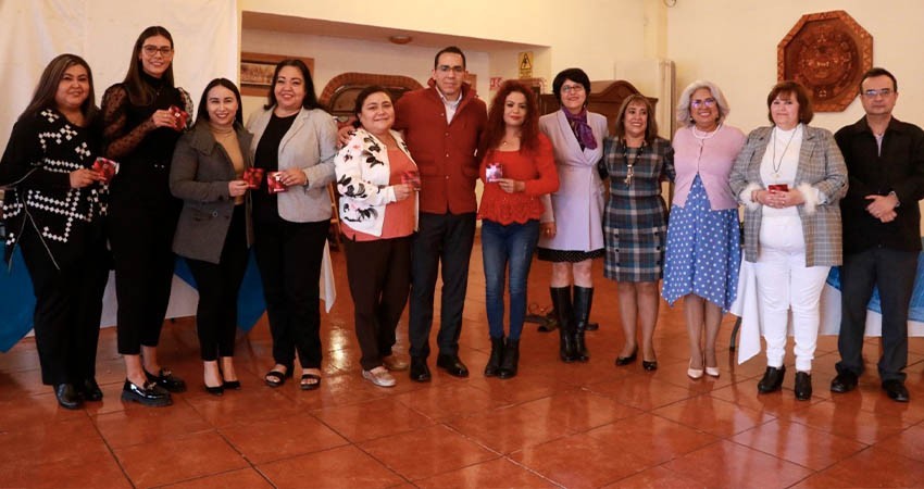 UABCS celebra a sus Trabajadoras Administrativas en su día