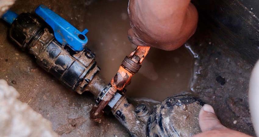 En una semana, SAPA La Paz reparó 301 fugas de agua