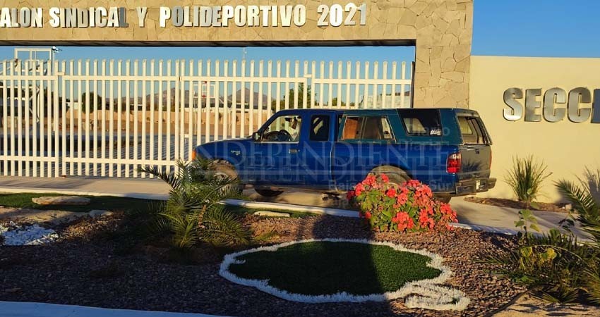 Mujer da a luz dentro de su vehículo Mujer da a luz dentro de su vehículo