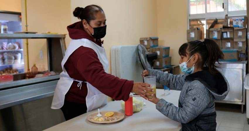 11 mil alumnos de primarias en BCS reciben desayunos calientes