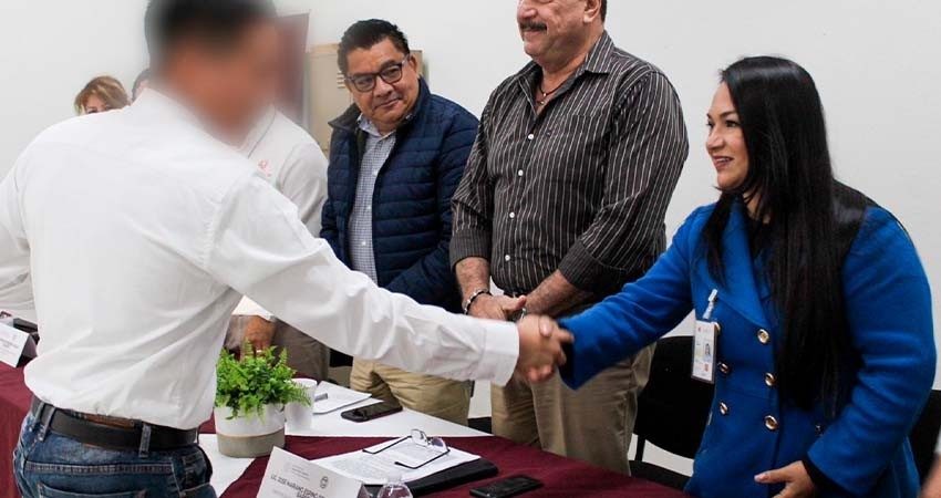 Jóvenes del Centro de Internamiento Especializado para Adolescentes cursos de inglés y peluquería