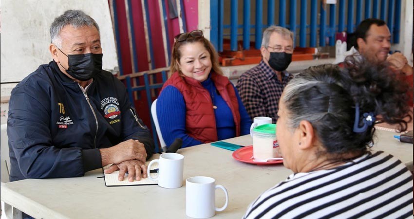 Inician diálogos con empleados municipales de los Mercados