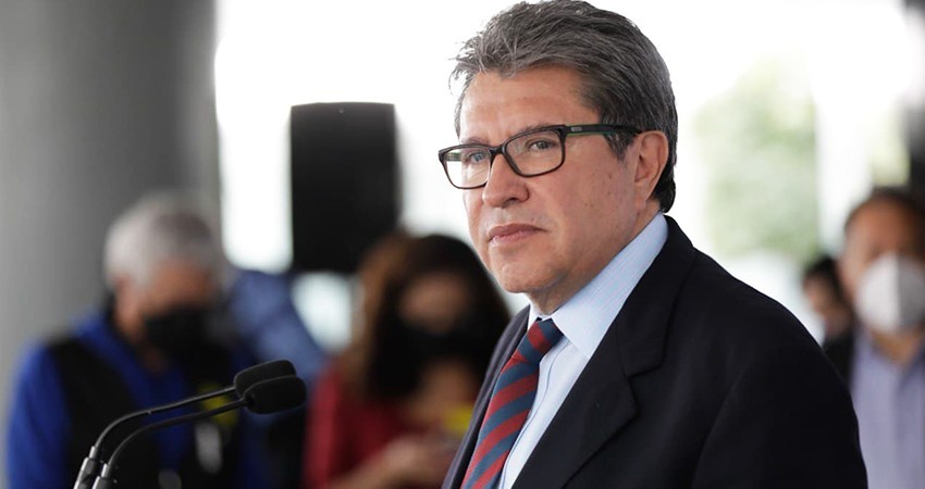 Informe que pretende castigar injurias “no debe transitar”, asegura Monreal