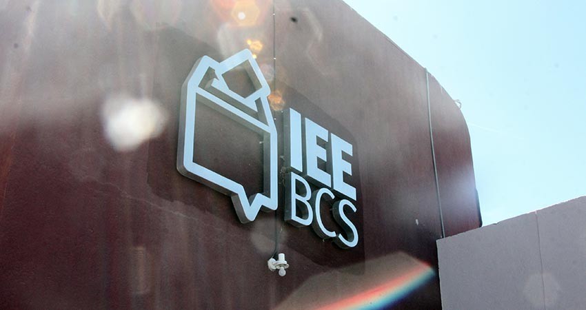 IEE se ajustará a la nueva normatividad para garantizar elecciones limpias y libres IEE se ajustará a la nueva normatividad para garantizar elecciones limpias y libres
