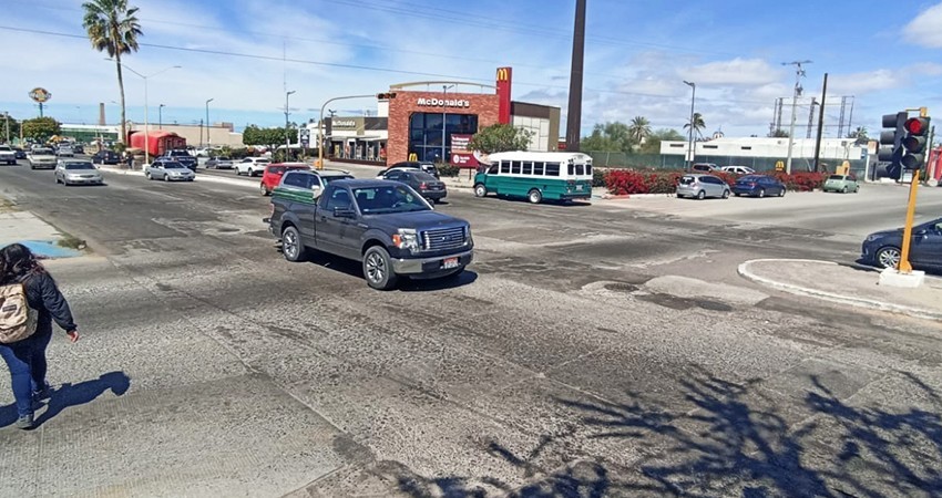 Hoy inicia la reconstrucción del cruce de las calles 5 de febrero y Agustín Olachea