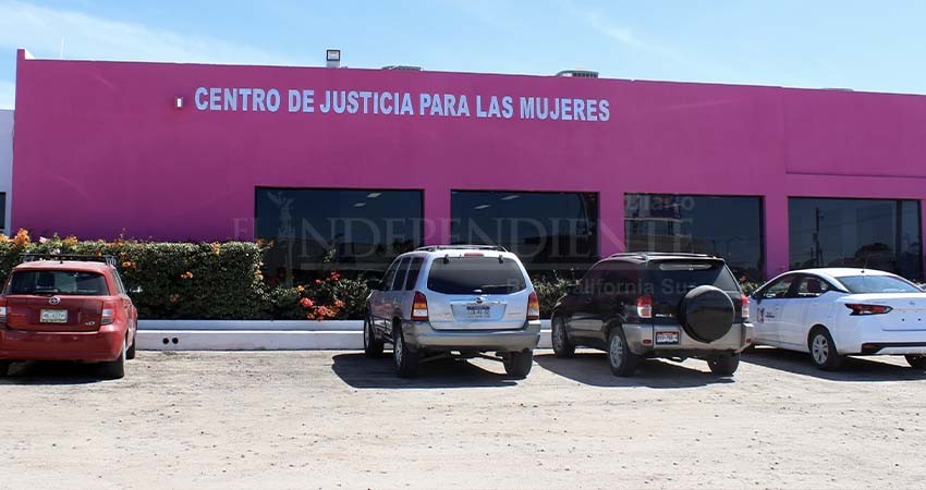 Promueve Centro de Justicia para Mujeres estudios universitarios para víctimas de violencia