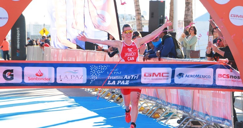 Más de 1,230 competidores participaron en el Triatlón Astri La Paz Más de 1,230 competidores participaron en el Triatlón Astri La Paz