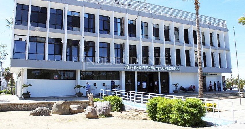 Desafortunada la iniciativa de código de vestimenta para funcionarios: Montaño Cota