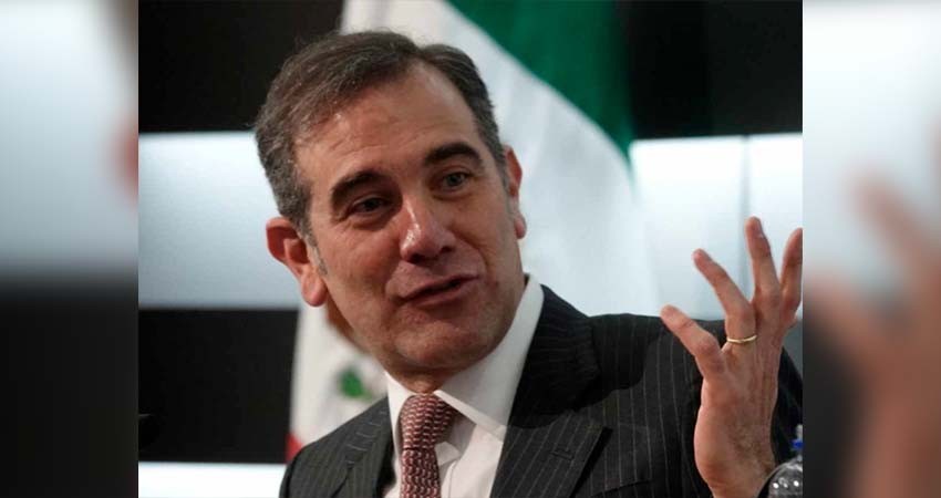 Lorenzo Córdova hace gira del adiós en EU a 14 días de dejar el INE