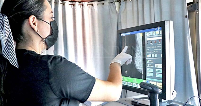 Mastógrafo móvil estatal inició recorrido en Comondú