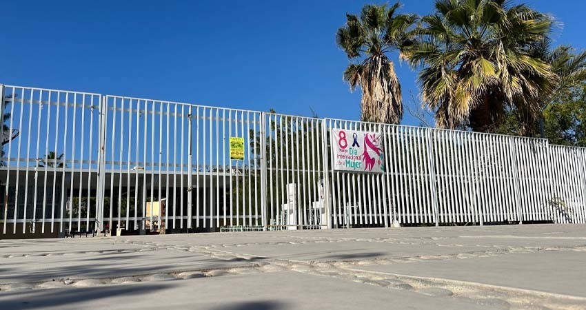 Directora de Secundaria “Rafael Ramírez” urge presencia de policías para evitar mas riñas