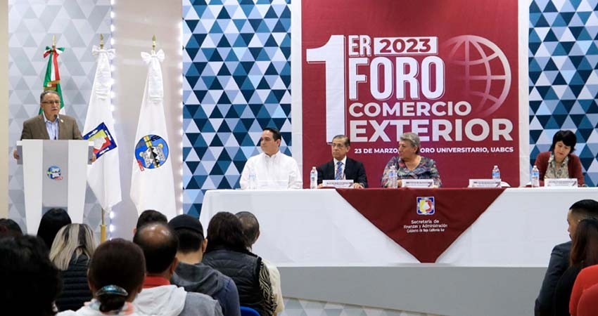 Foro de Comercio Exterior en la UABCS reúne cerca de 300 personas