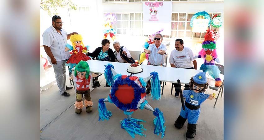 Clausuran con gran éxito el Taller de Piñatas tradicionales del DIF La Paz