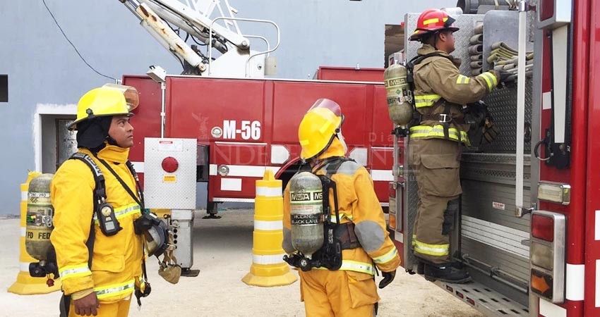 Bomberos de Cabo San Lucas contarán con embarcación propia Bomberos de Cabo San Lucas contarán con embarcación propia