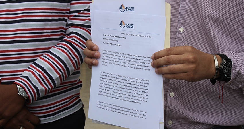 Demandan jóvenes universitarios servicio eficiente del transporte público en La Paz Demandan jóvenes universitarios servicio eficiente del transporte público en La Paz