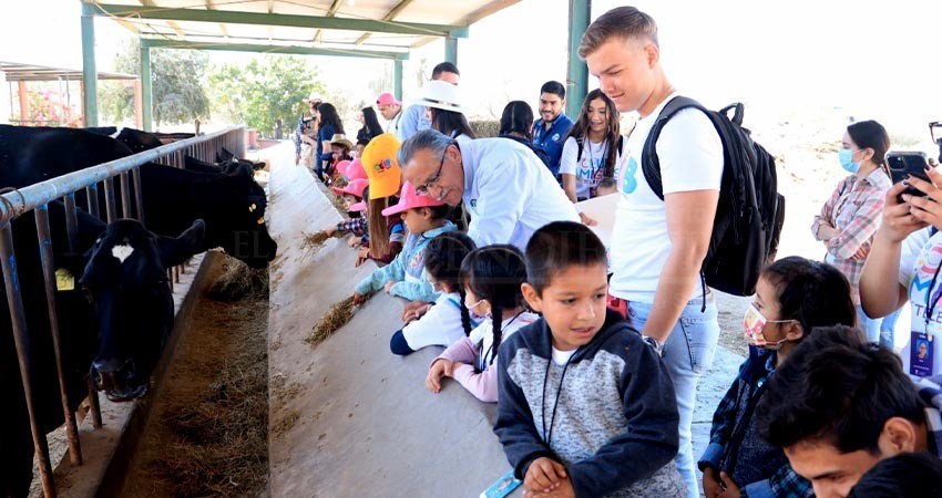 Niñas y niños del CRIT visitan Posta Zootécnica de la UABCS