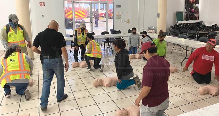 Capacitan al personal de Servicios Públicos de La Paz en Primeros Auxilios