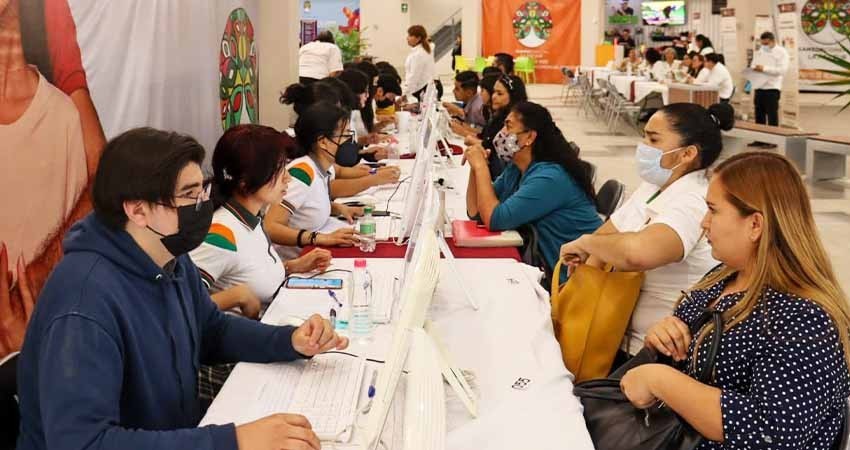 Gobierno del Estado acerca oportunidades de empleo a través de Módulos Itinerantes