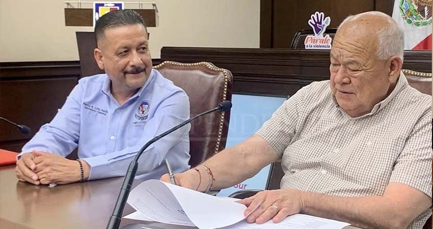 Formalizan aumento al sueldo y bonos a sindicalizados del gobierno estatal