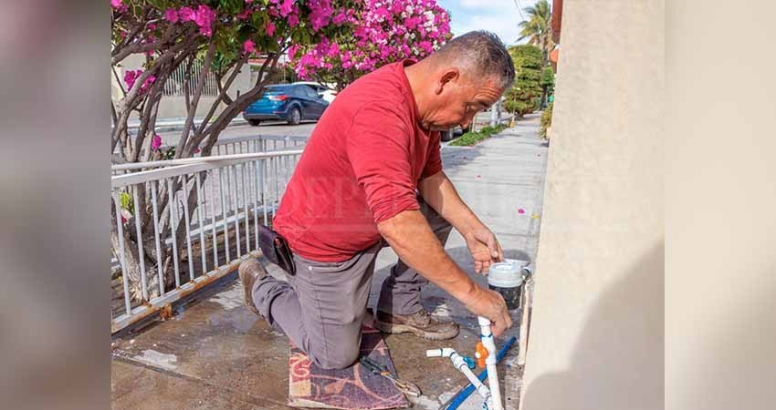 Instala OOMSAPAS La Paz 4,242 micromedidores en la ciudad