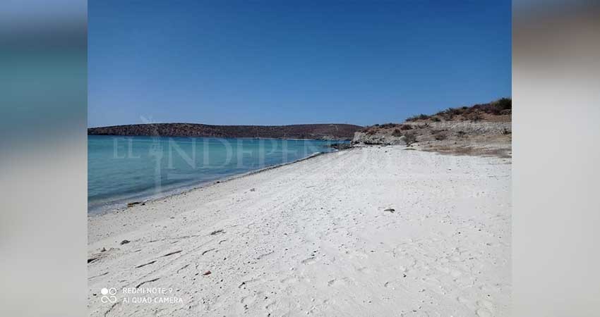 Celebran libre paso a playas de La Paz, pero denuncian que hay más con acceso restringido Celebran libre paso a playas de La Paz, pero denuncian que hay más con acceso restringido