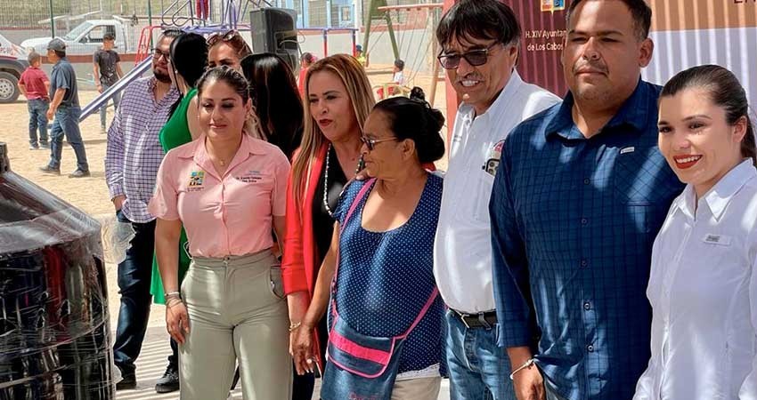 Familias de la colonia Leonardo Gastélum se benefician con apoyos asistenciales otorgados por el alcalde Oscar Leggs Castro