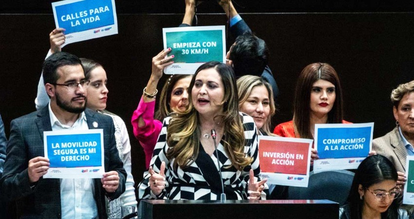 Diputados priistas critican venta de avión y también la aerolínea