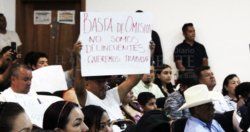 Exigen transportistas la destitución del director de transporte estatal Exigen transportistas la destitución del director de transporte estatal
