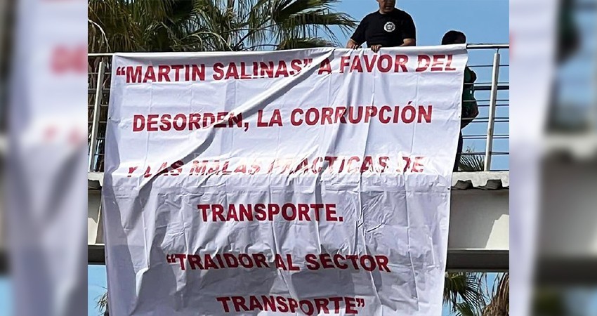 Insisten agremiados en la destitución del Director de Transporte BCS Insisten agremiados en la destitución del Director de Transporte BCS