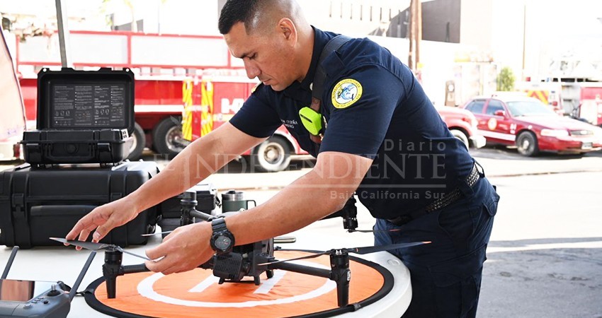 Estrenan Bomberos CSL un dron especializado en Búsqueda y Rescate Estrenan Bomberos CSL un dron especializado en Búsqueda y Rescate
