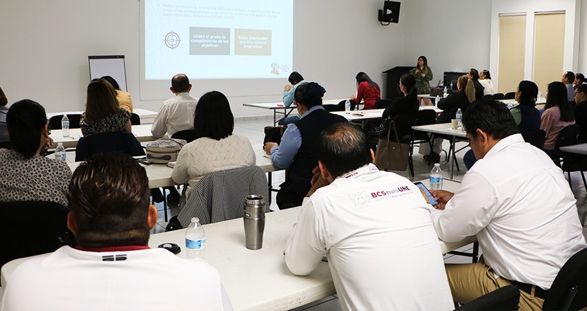 Capacita gobierno del estado a servidores públicos en materia de derechos humanos