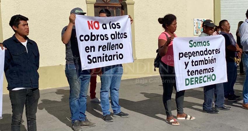 "No a los altos cobros en rellenos sanitarios": exigen pepenadores y recolectores de Los Cabos "No a los altos cobros en rellenos sanitarios": exigen pepenadores y recolectores de Los Cabos