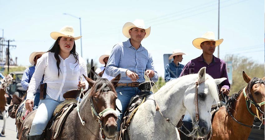 Realizan primera cabalgata y festival del rancho en La Paz