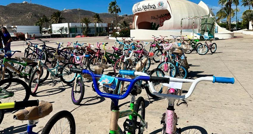 Regalos que quedaron pendientes de entregar el pasado festejo del Día de la Niñez