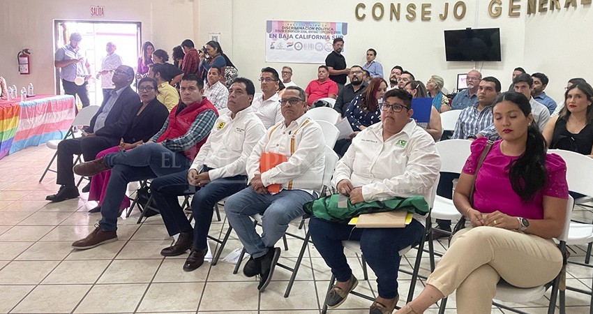 Firman pacto la comunidad LGBTQ+ y partidos políticos de BCS