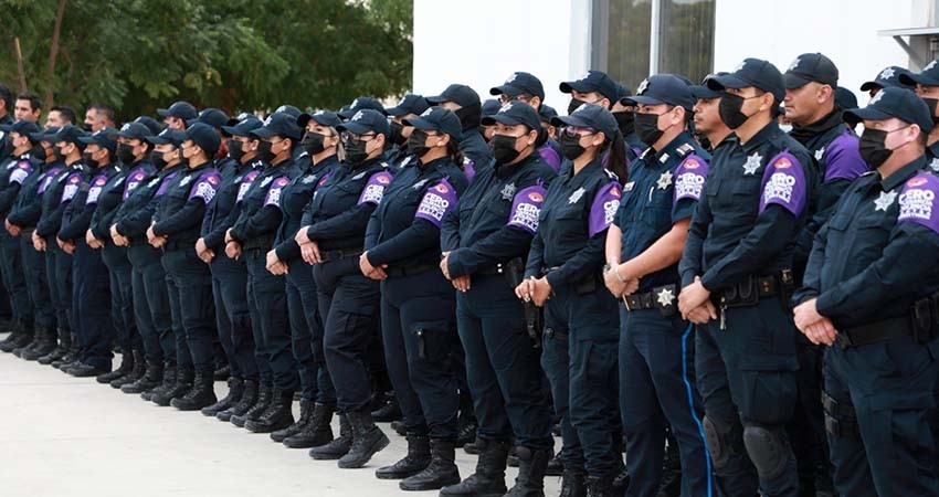 Reciben 690 policías municipales homologación salarial en La Paz