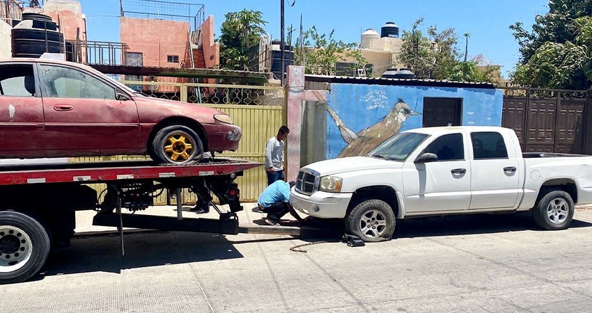 Aplican operativo para el retiro de vehículos chatarra en la vía pública en CSL Aplican operativo para el retiro de vehículos chatarra en la vía pública en CSL