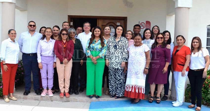 Las y los diputados del Congreso realizaron un recorrido por el Centro de Convivencia Familiar en el municipio de La Paz Las y los diputados del Congreso realizaron un recorrido por el Centro de Convivencia Familiar en el municipio de La Paz