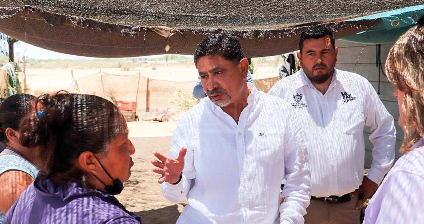 Entrega gobierno del estado apoyos de vivienda a familias de El Carrizal