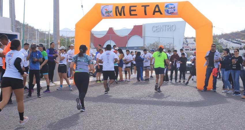 UABCS y UTLP congregaron cerca de 250 personas en su primera carrera pedestre