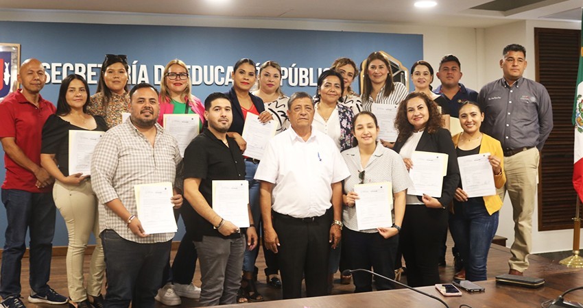 Obtienen 15 docentes de secundarias técnicas basificación de 165 horas