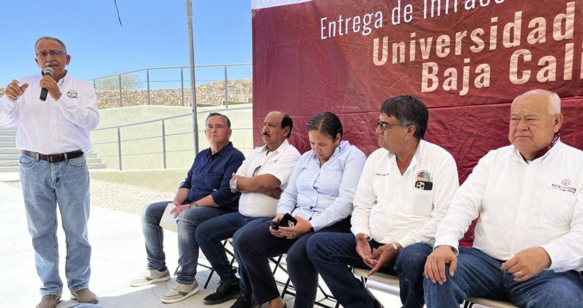 Gobernador del estado entrega nueva infraestructura educativa a UABCS