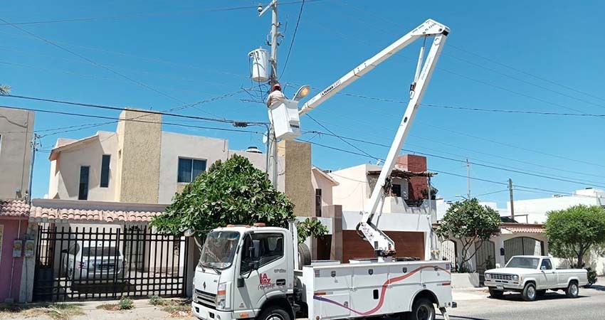 Rehabilita Servicios Públicos 144 luminarias en la ciudad y zona rural