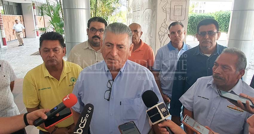 Molestos los transportistas con el gobierno “cinco horas de espera y no nos atienden”