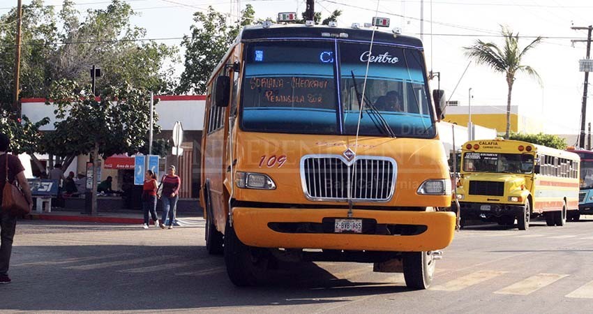 60 colectivos interesados en formar parte de la nueva empresa de transporte La Paz