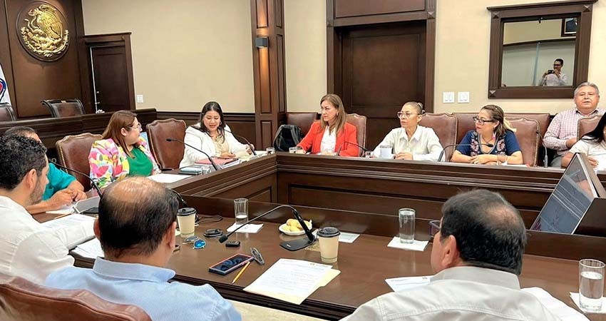 Presentan colegios de profesionistas y CMIC al Poder Ejecutivo, proyecto de Nuevo Reglamento de Construcciones para el Estado