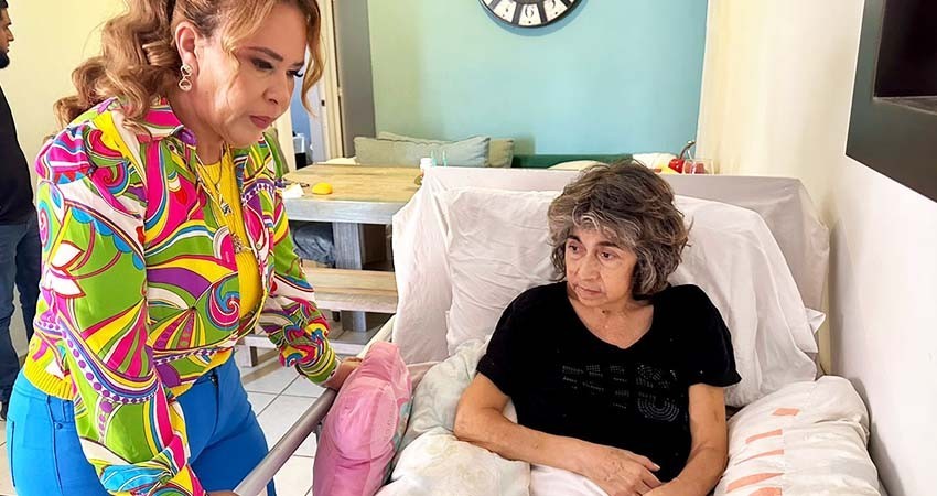 Entrega DIF Los Cabos una cama hospitalaria a la ciudadana Teresita del Niño Jesús Lago