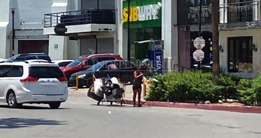 Denuncian, en la Marina de CSL un indigente agrede verbalmente a transeúntes Denuncian, en la Marina de CSL un indigente agrede verbalmente a transeúntes
