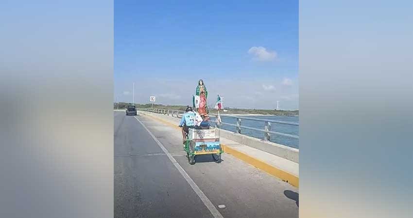 Hombre recorre república mexicana en bicicleta, su meta es La Paz BCS Hombre recorre república mexicana en bicicleta, su meta es La Paz BCS