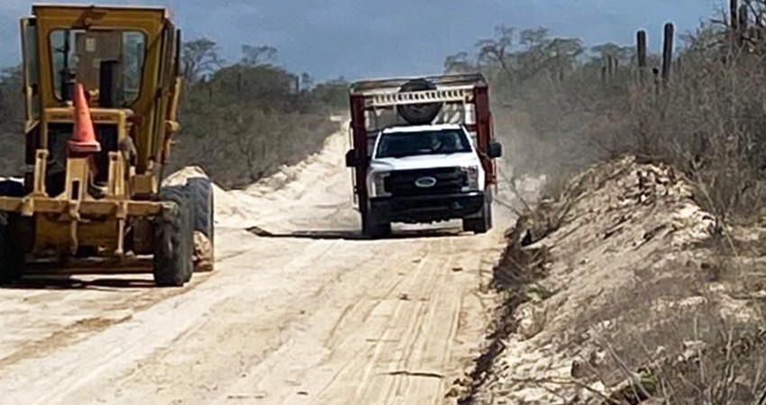 Ayuntamiento Los Cabos da mantenimiento a caminos rurales del municipio